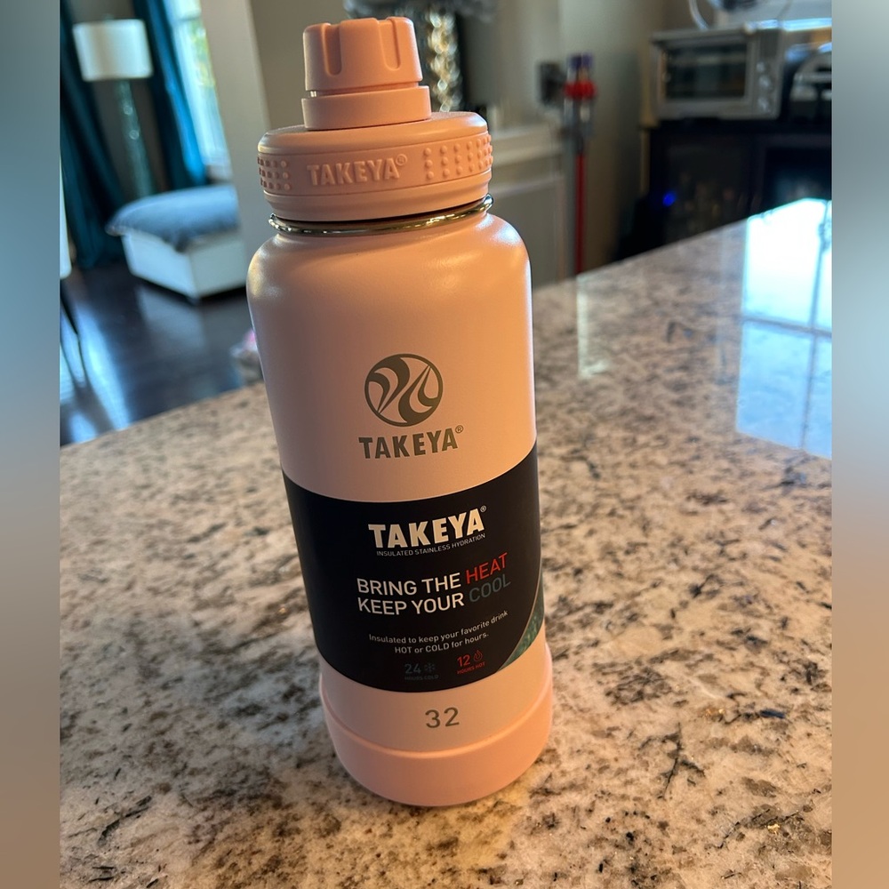 NEW Takeya water bottle